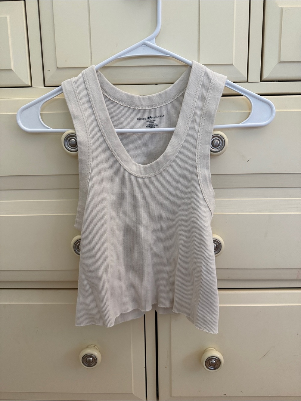 Brandy Melville 🎀 Cream Ribbed Crop&Scoop Tank